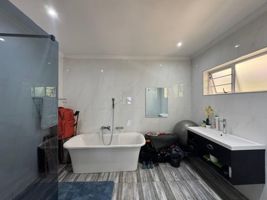 4 Bedroom Property for Sale in Gonubie Eastern Cape